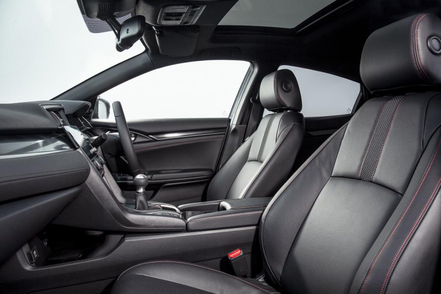 Интерьер Honda Civic Hatchback Sport Line (FK) 2019 года  (UK) (фото 37 из 38)